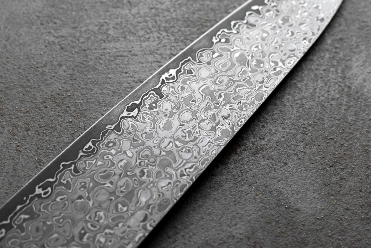 Tsunehisa Gyuto Damascus AUS-10 210mm (8.3") 9 Tsunehisa Gyuto Damascus AUS-10 210mm (8.3") - Image 9