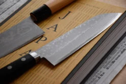 Etsu Village Damascus Santoku Black 170mm (6.7") -Sharp Edge Shop osterrob japonski noz kunio masutani santoku 2